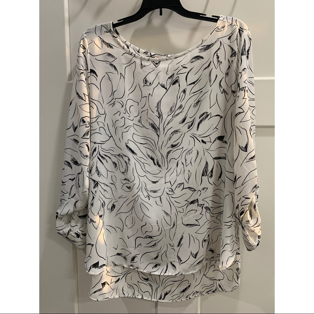 Loft Outlet. Size Large.